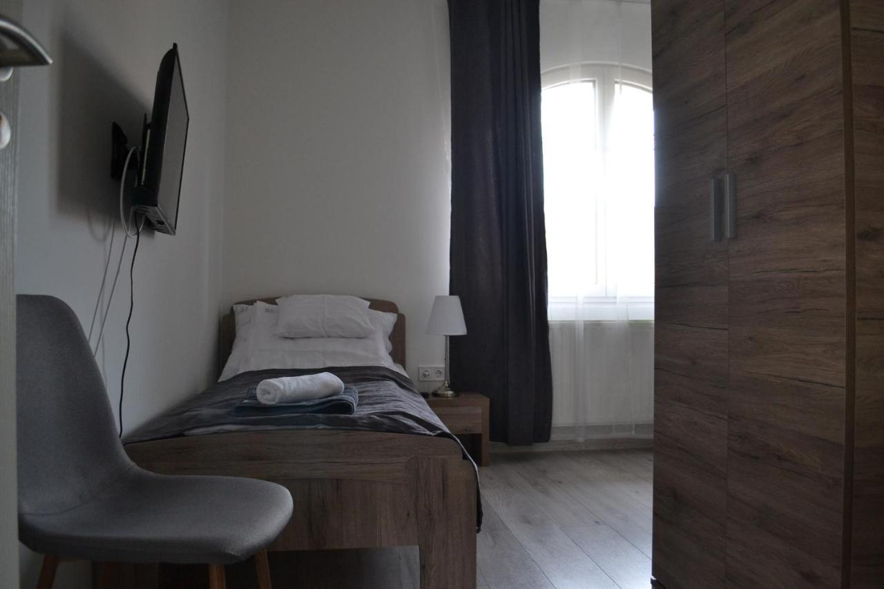 Fonix Design Rooms Debreţin Exterior foto