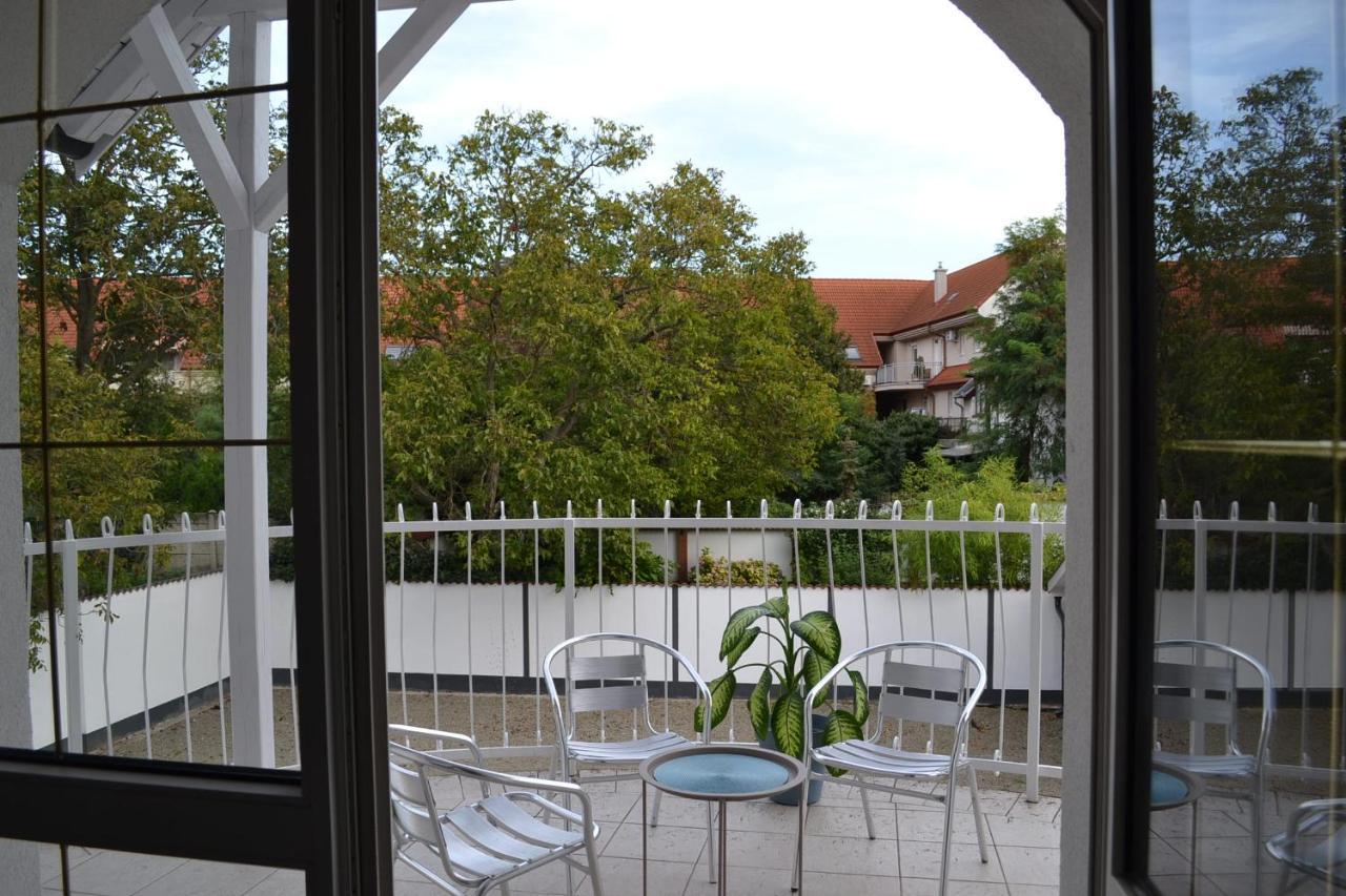 Fonix Design Rooms Debreţin Exterior foto